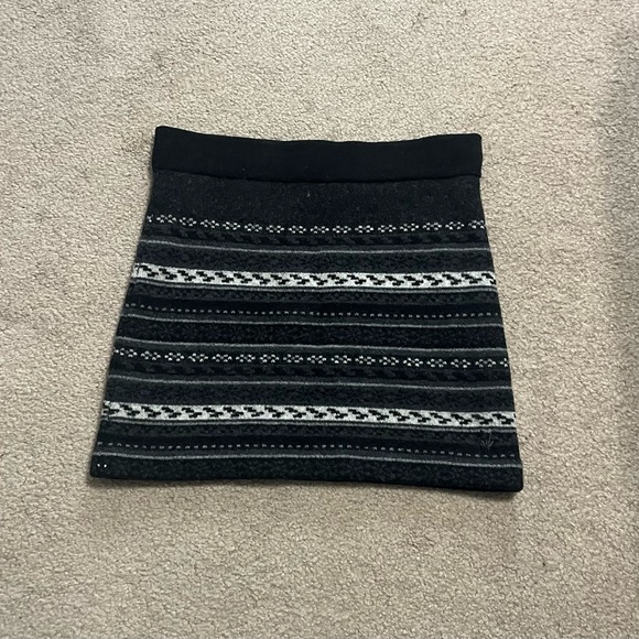 Ibex Black and Gray Patterned Skirt - Picture 2 of 4